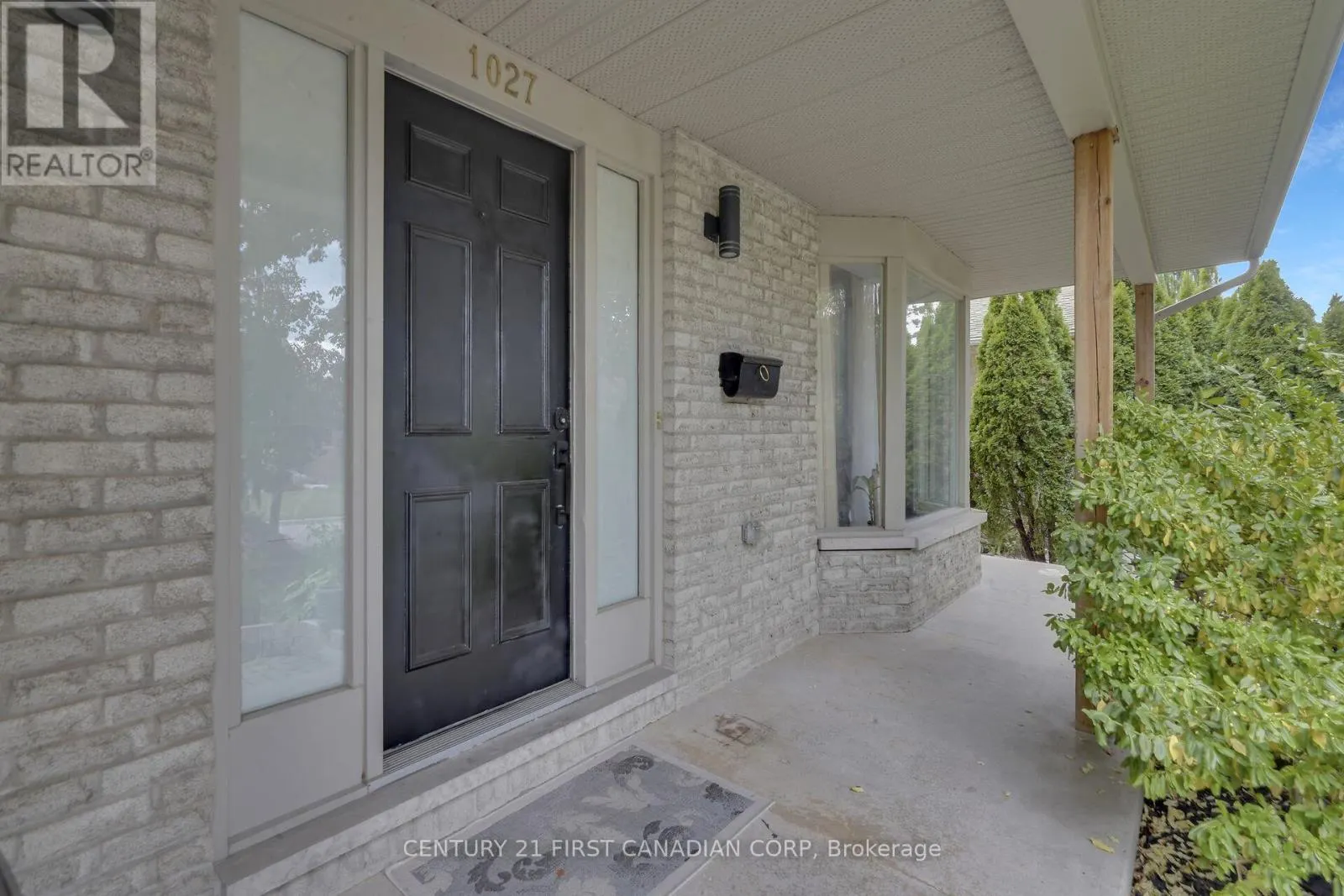 1027 FLINTLOCK COURT N