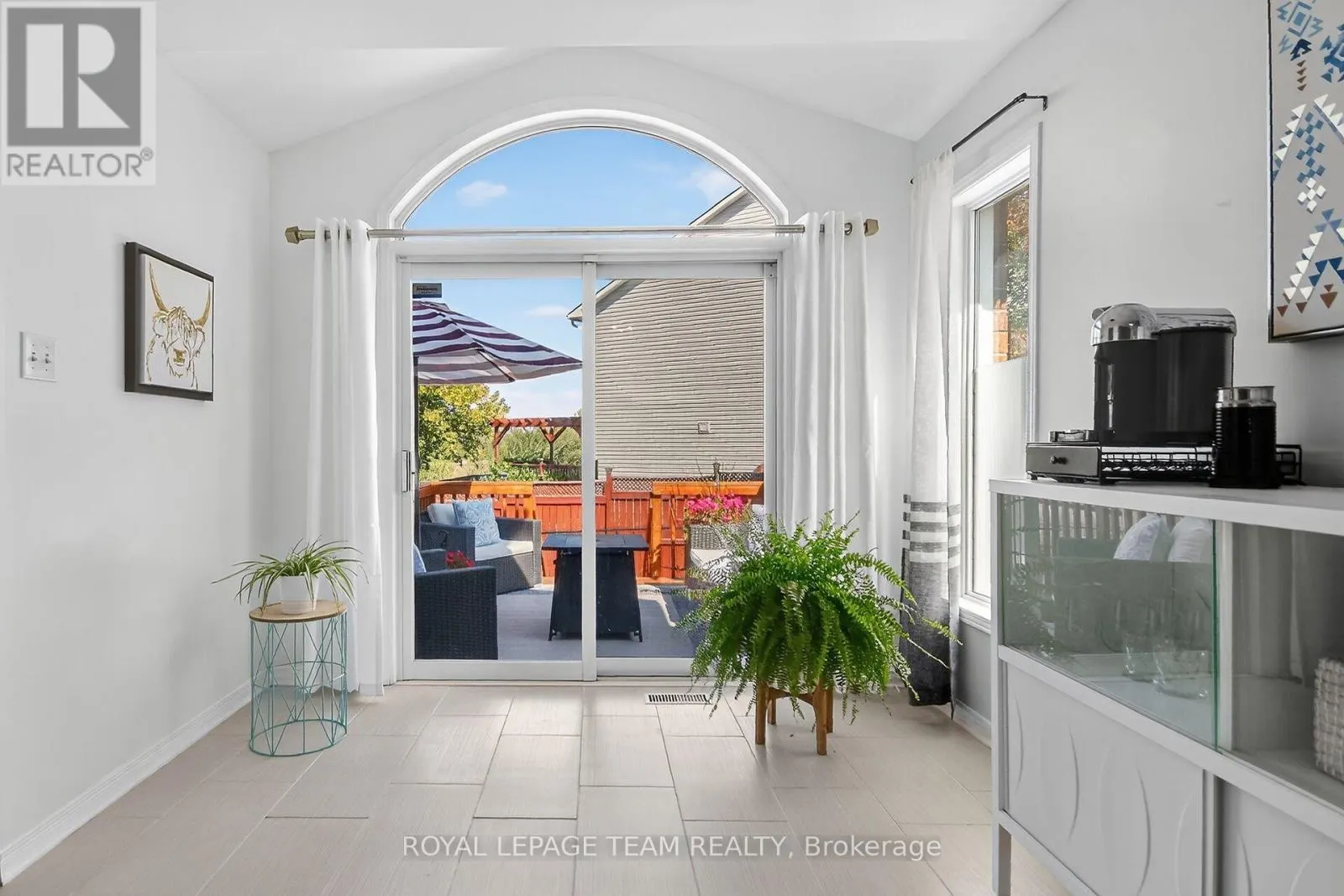 2001 DUNOLLIE CRESCENT