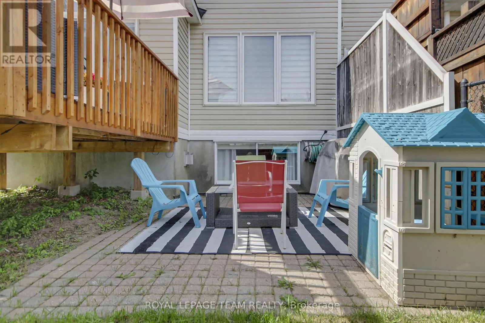 2001 DUNOLLIE CRESCENT