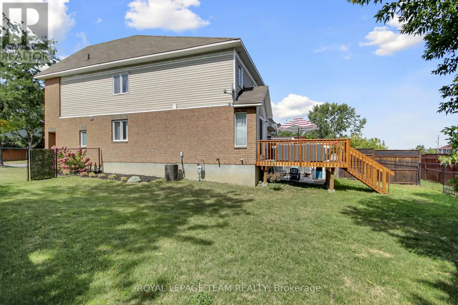 2001 DUNOLLIE CRESCENT