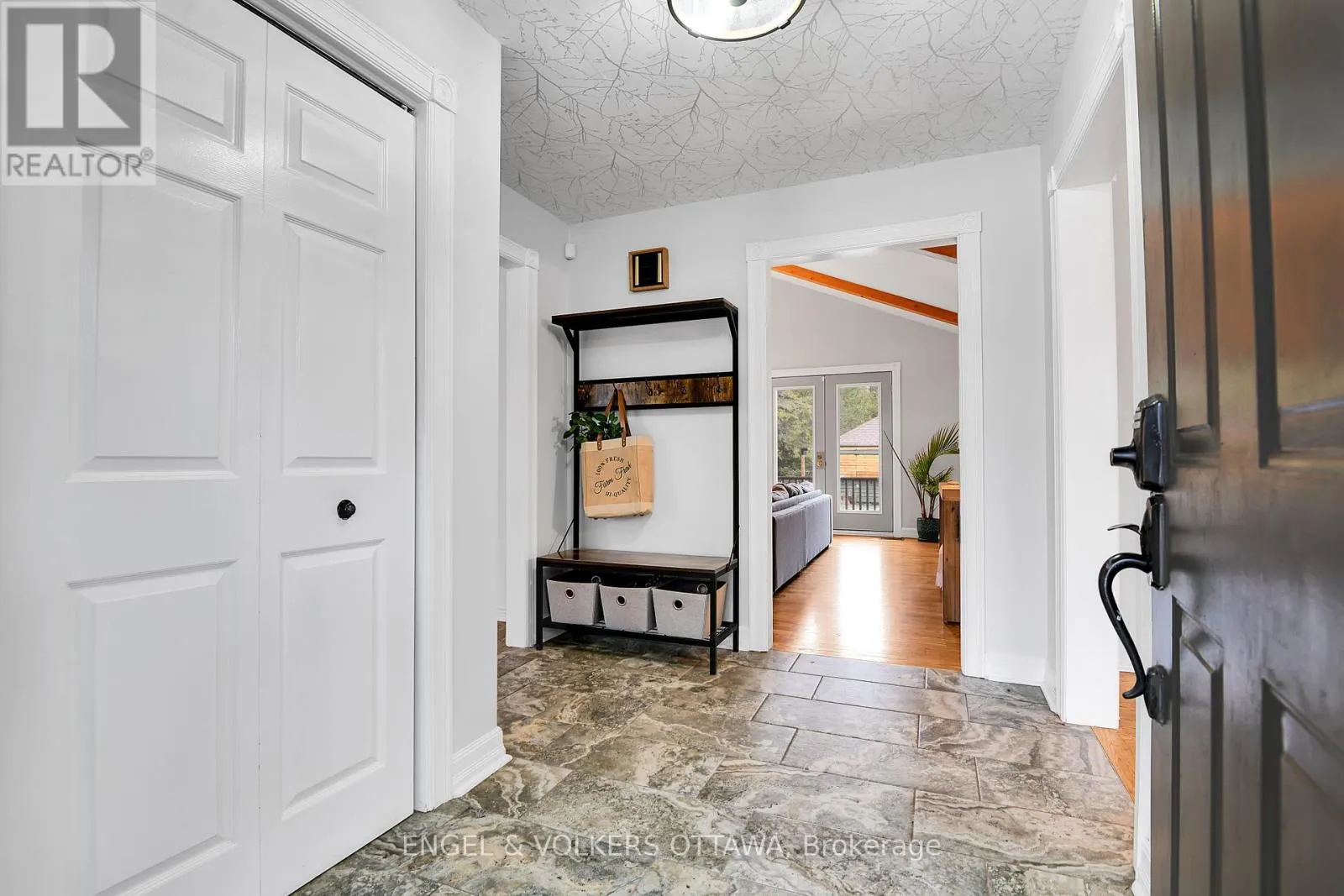102 DELANEY DRIVE