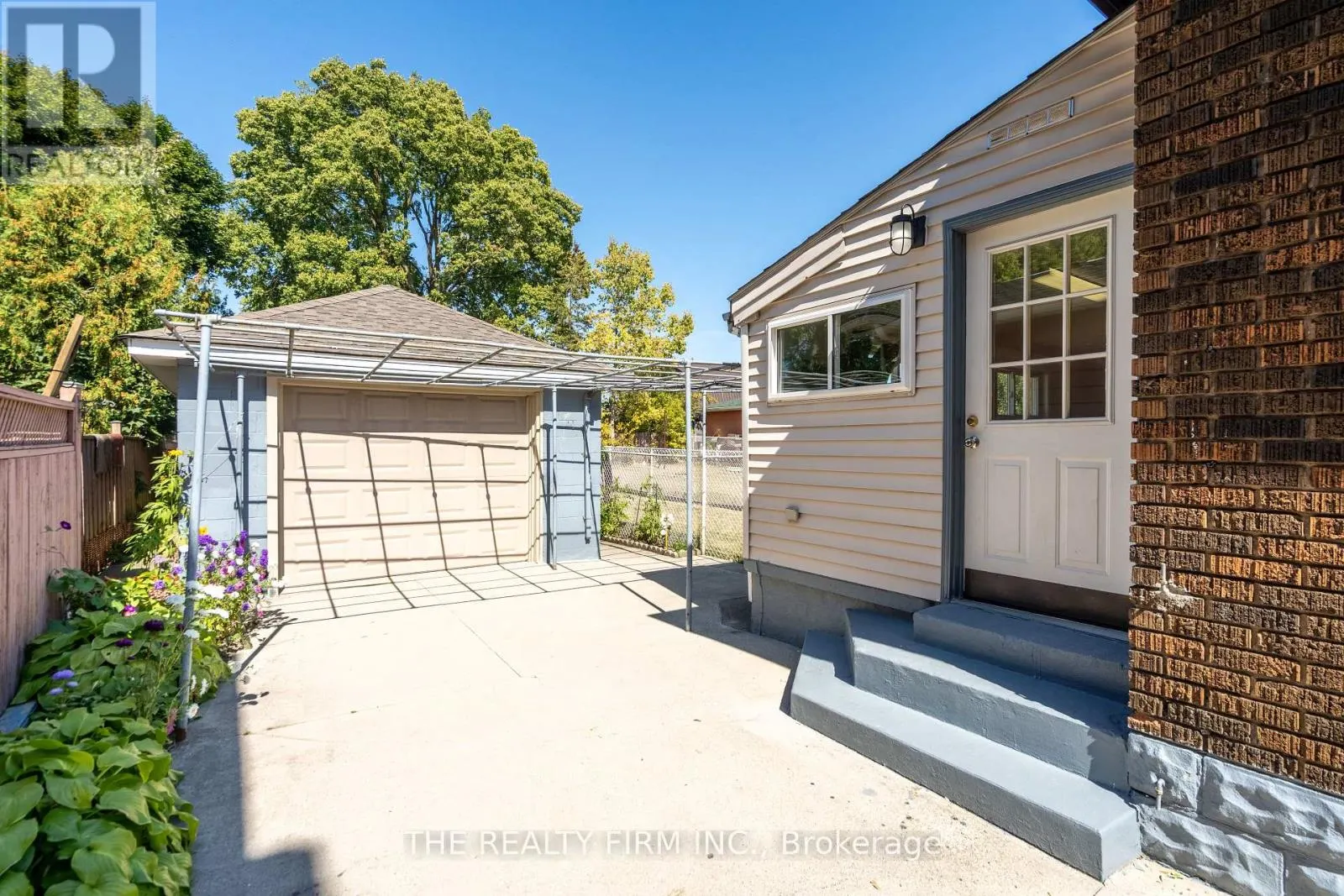 1118 TRAFALGAR STREET