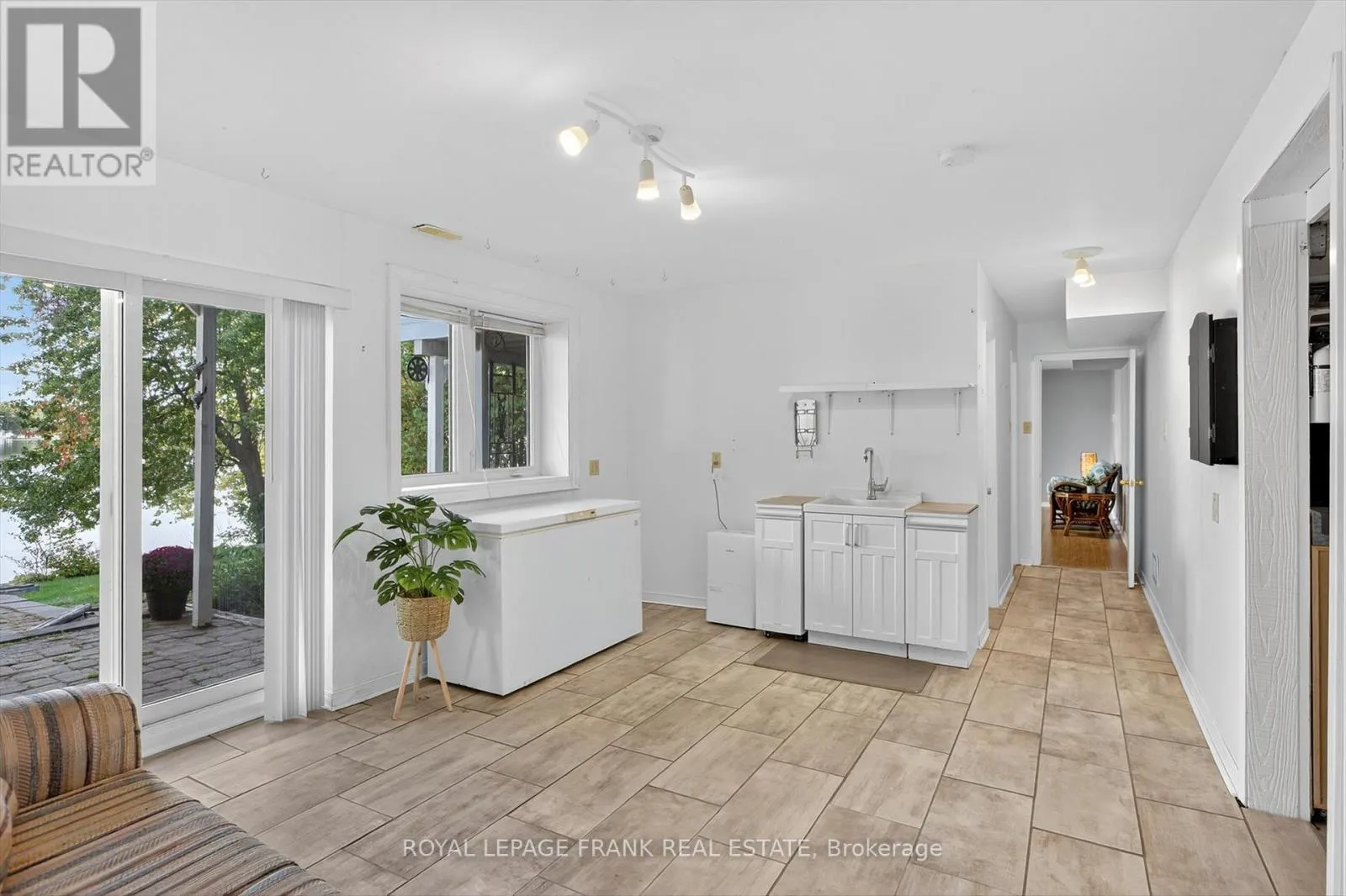 257 ARNOTT DRIVE