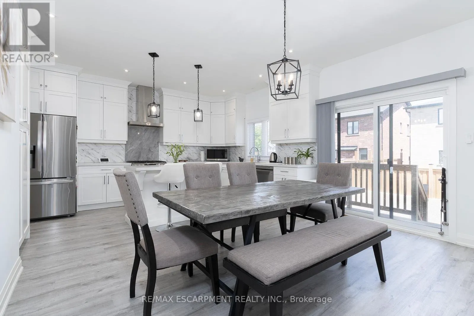 388 KLEIN CIRCLE