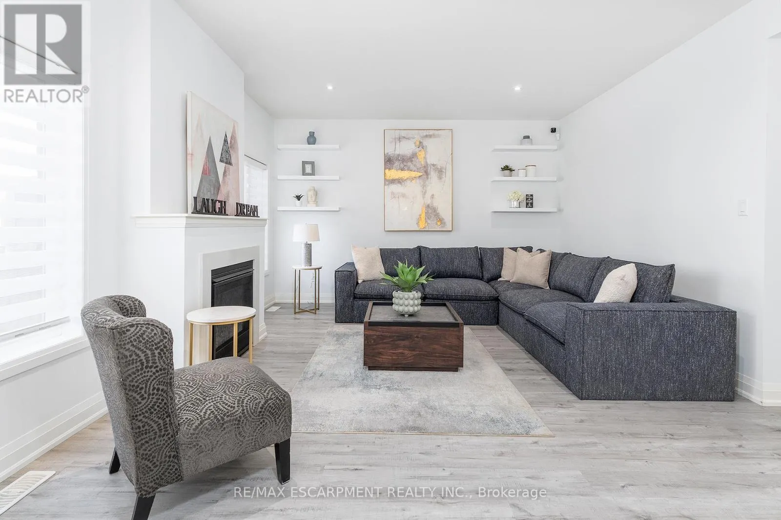 388 KLEIN CIRCLE