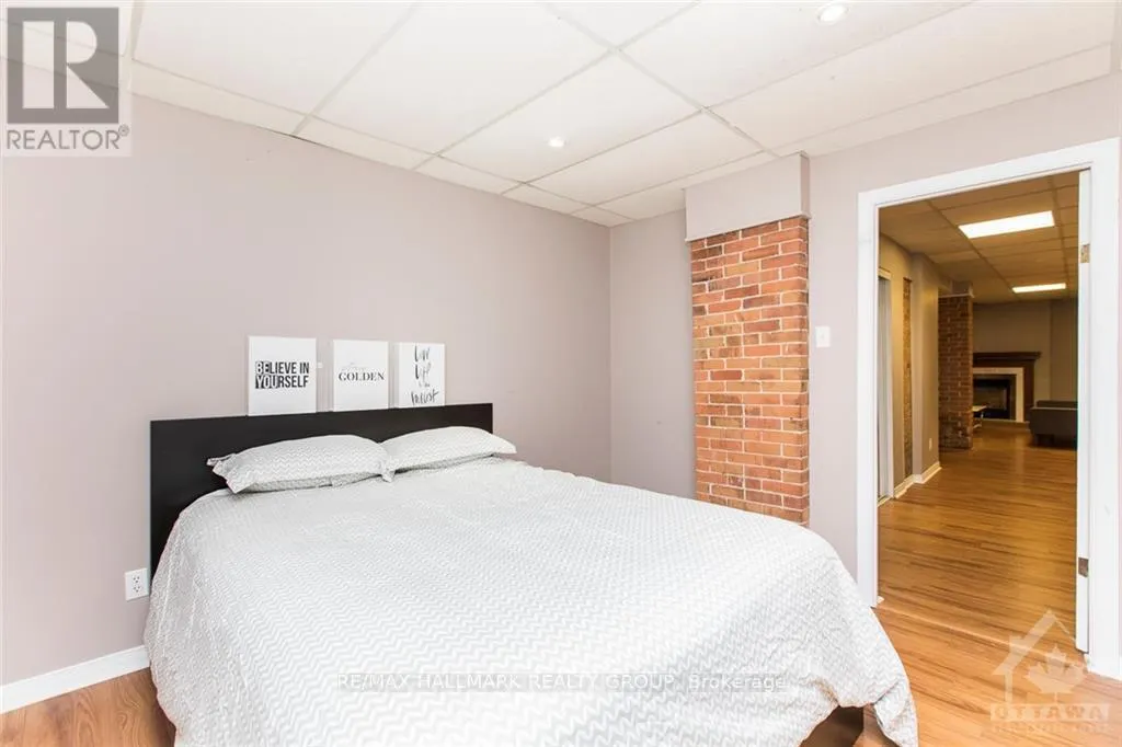 1 - 132 FLORA STREET W