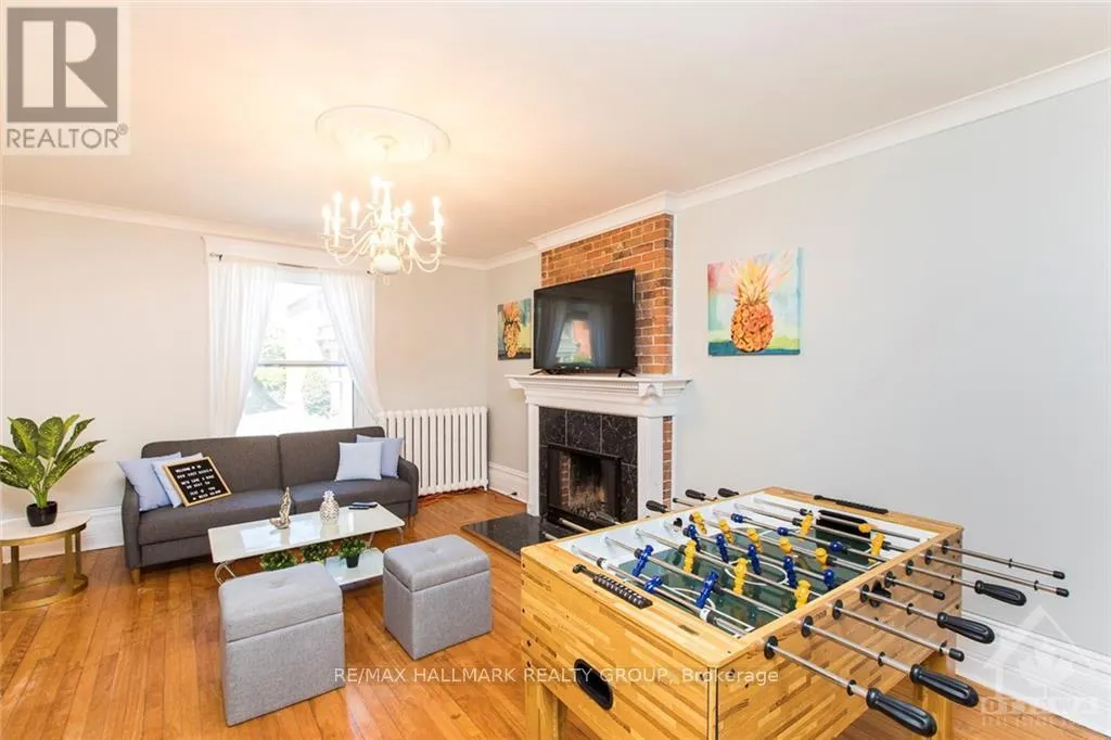 1 - 132 FLORA STREET W