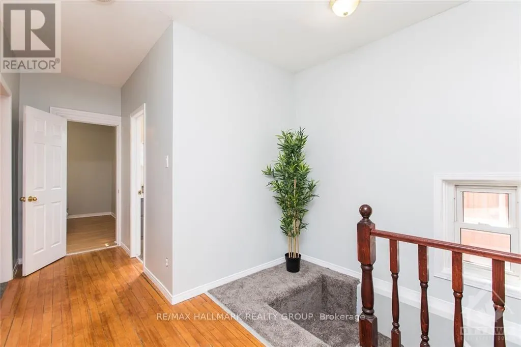 1 - 132 FLORA STREET W