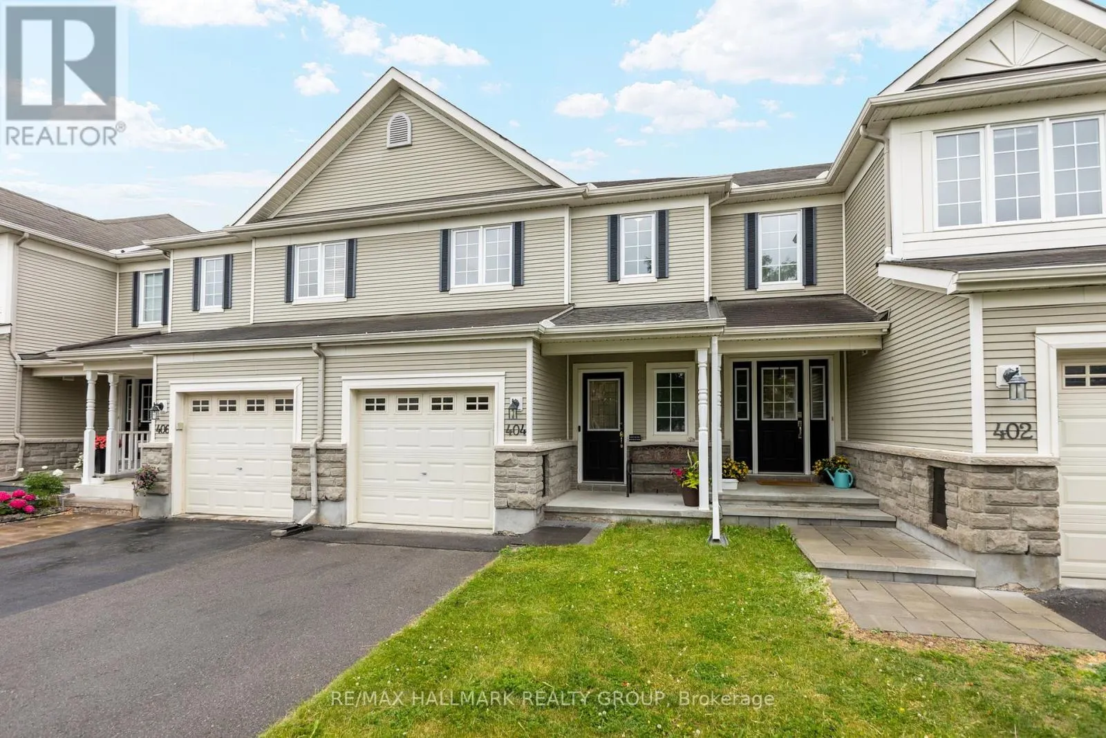 404 WISTERIA CRESCENT