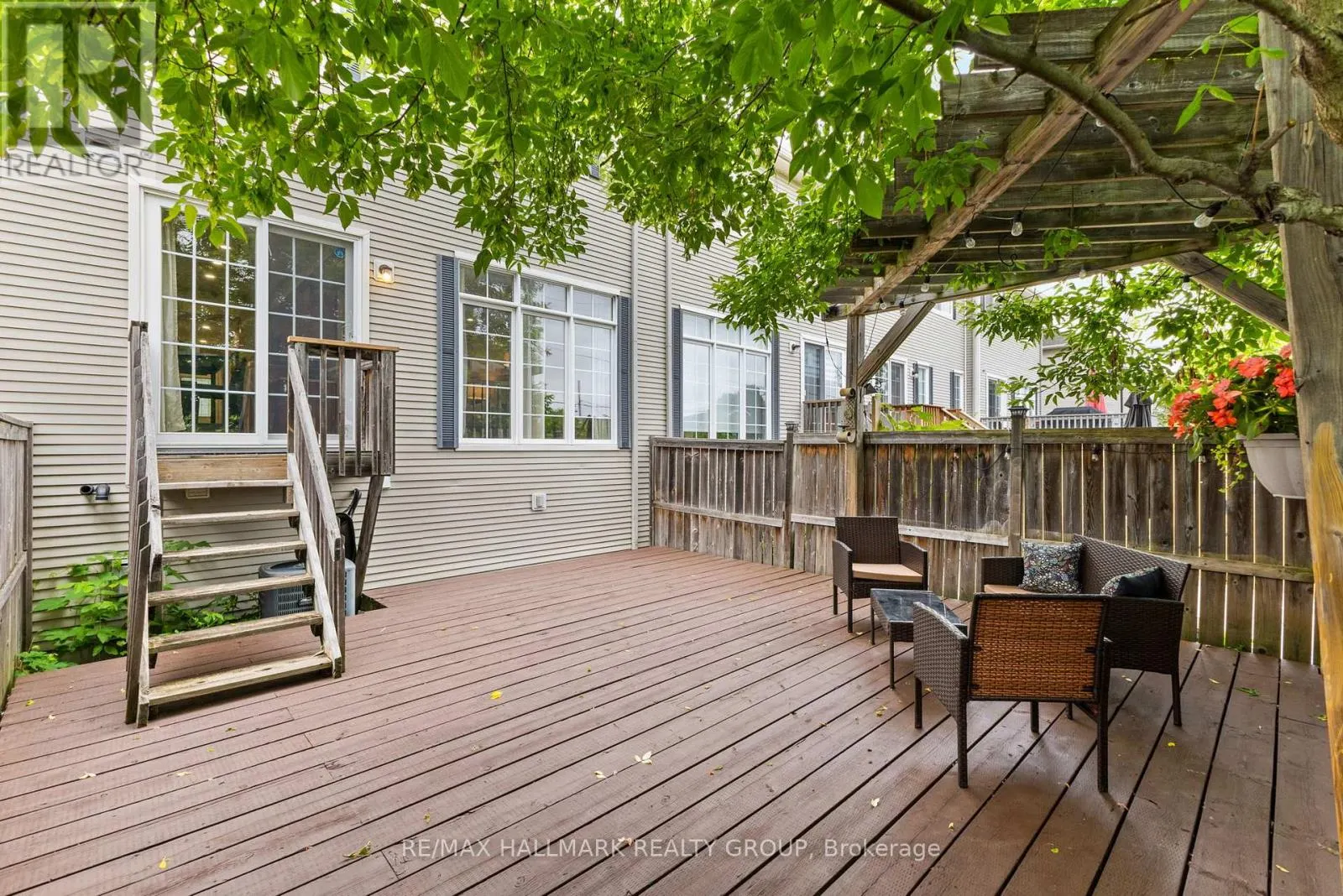 404 WISTERIA CRESCENT