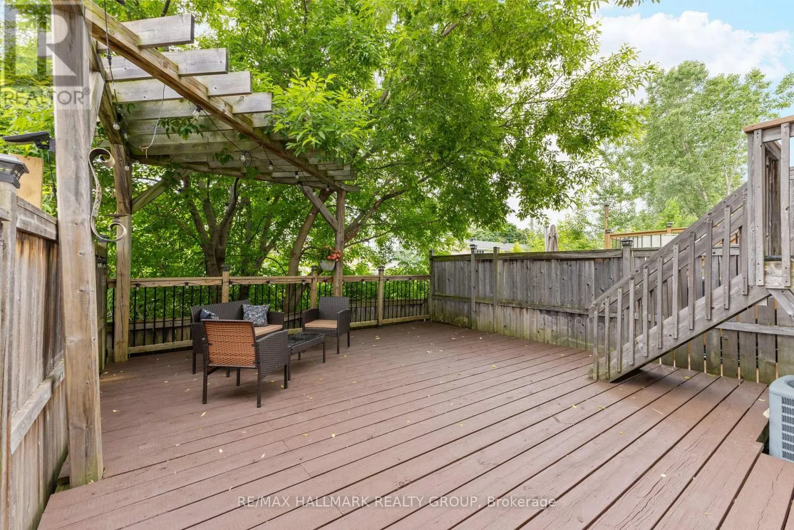 404 WISTERIA CRESCENT