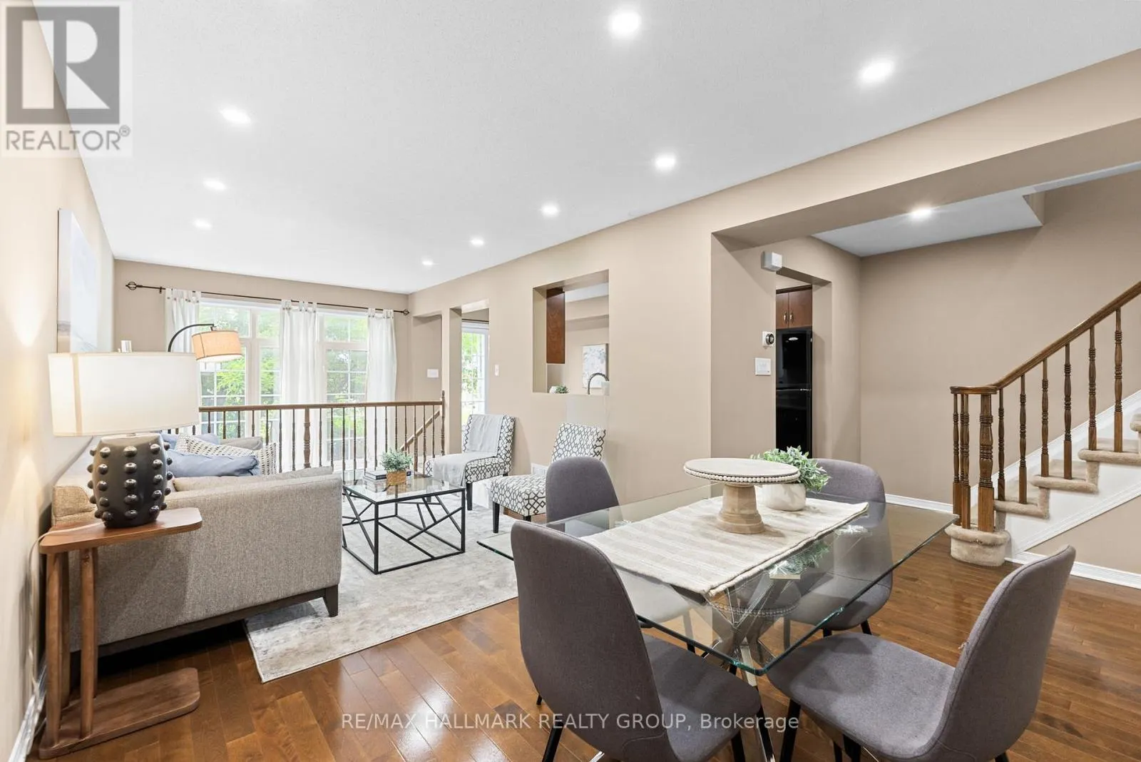404 WISTERIA CRESCENT