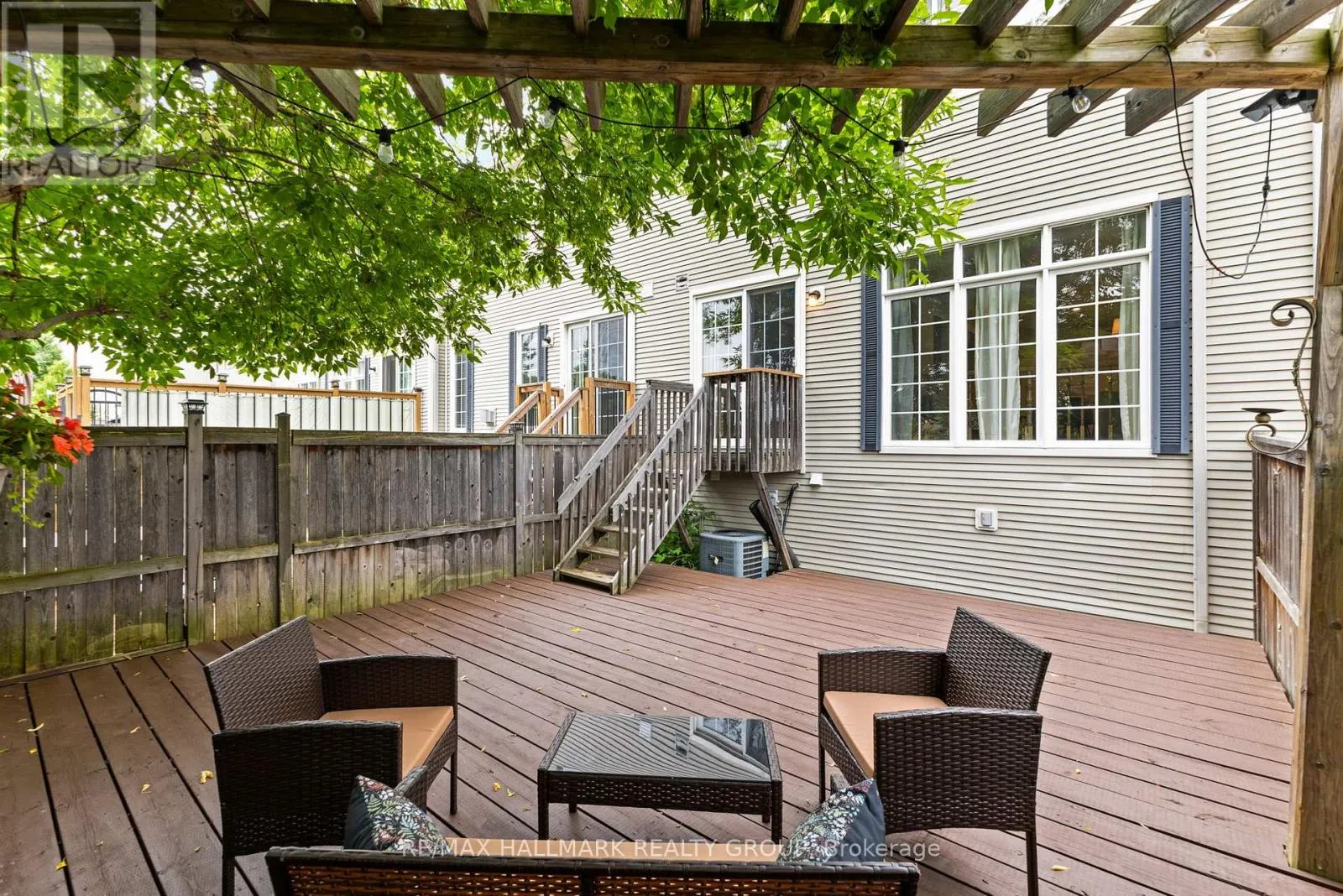 404 WISTERIA CRESCENT
