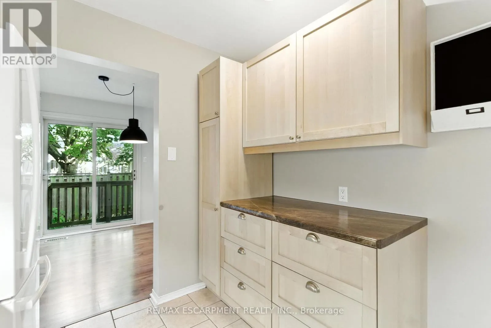 18 - 79 BRAEHEID AVENUE