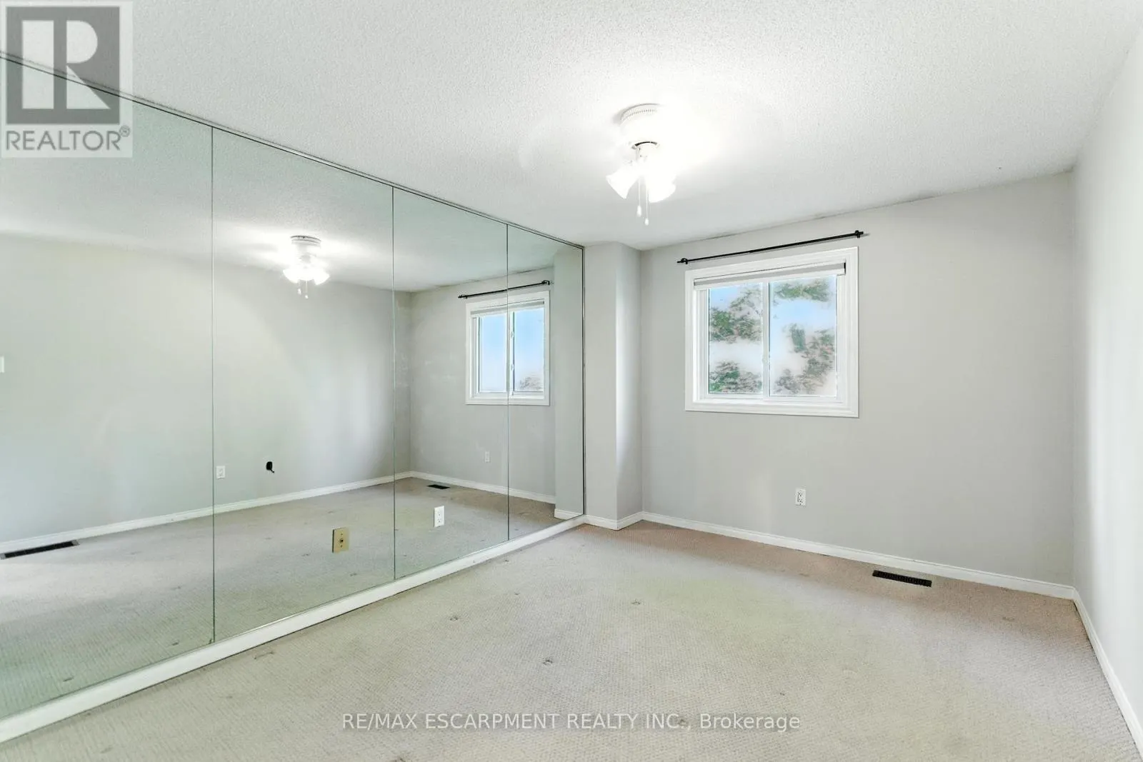 18 - 79 BRAEHEID AVENUE