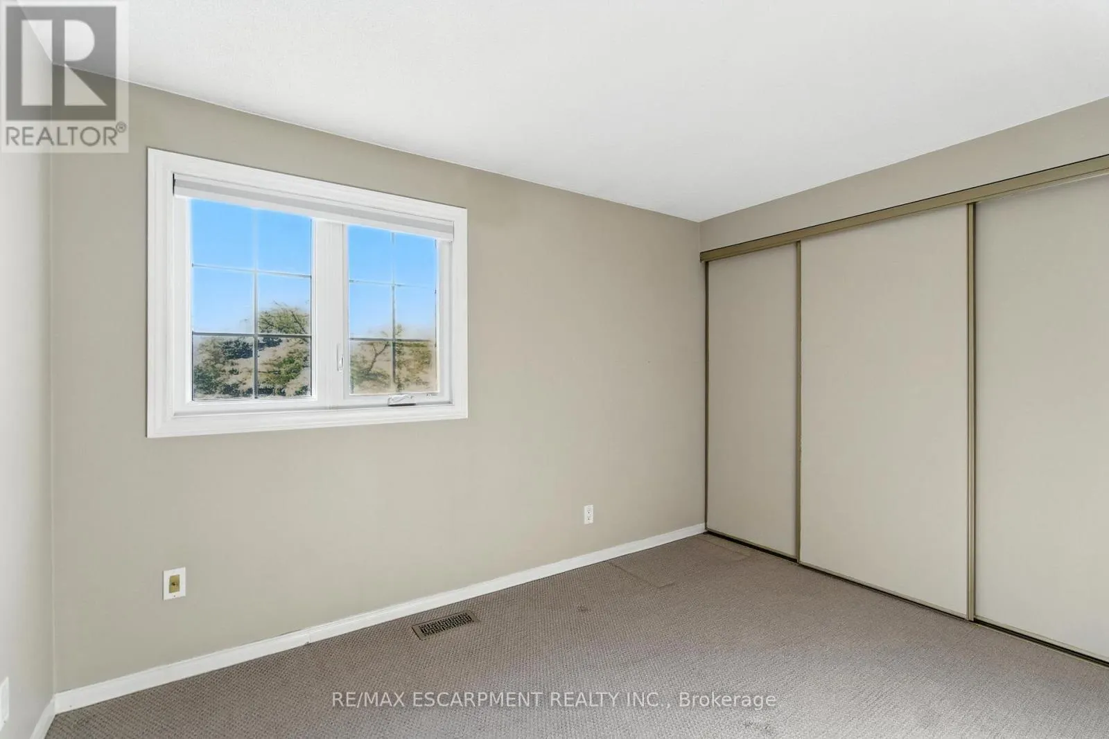 18 - 79 BRAEHEID AVENUE