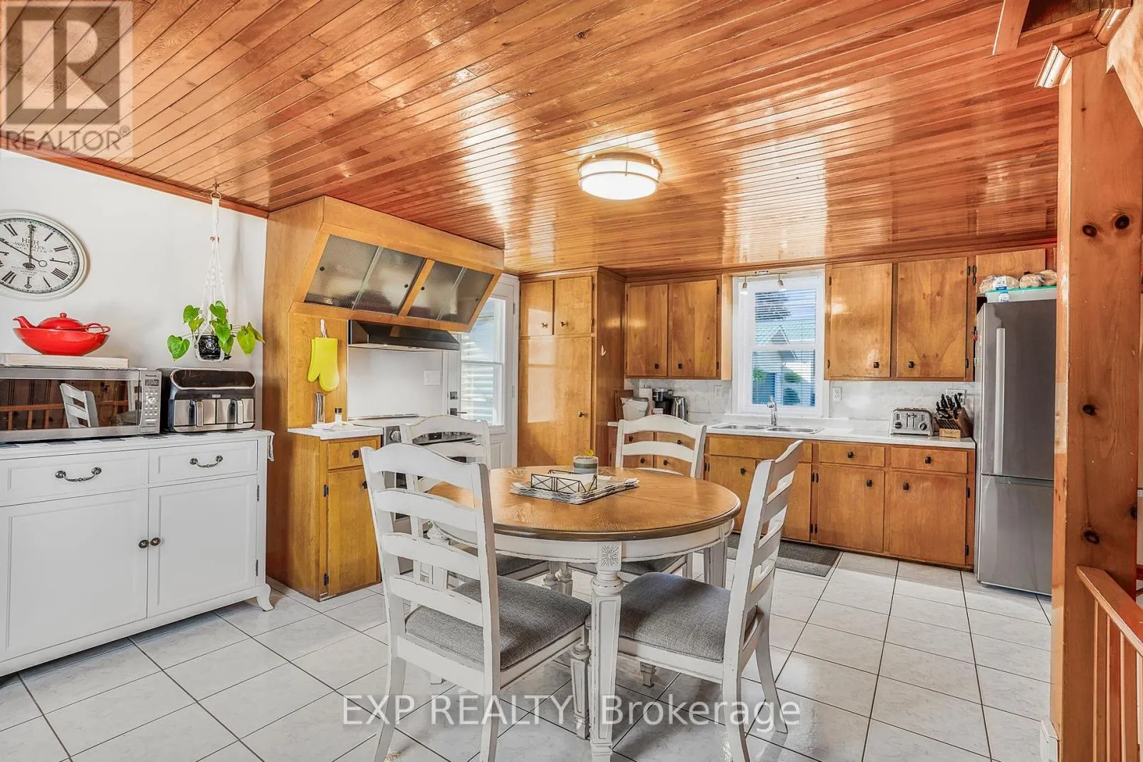 26 ALEXANDER STREET W