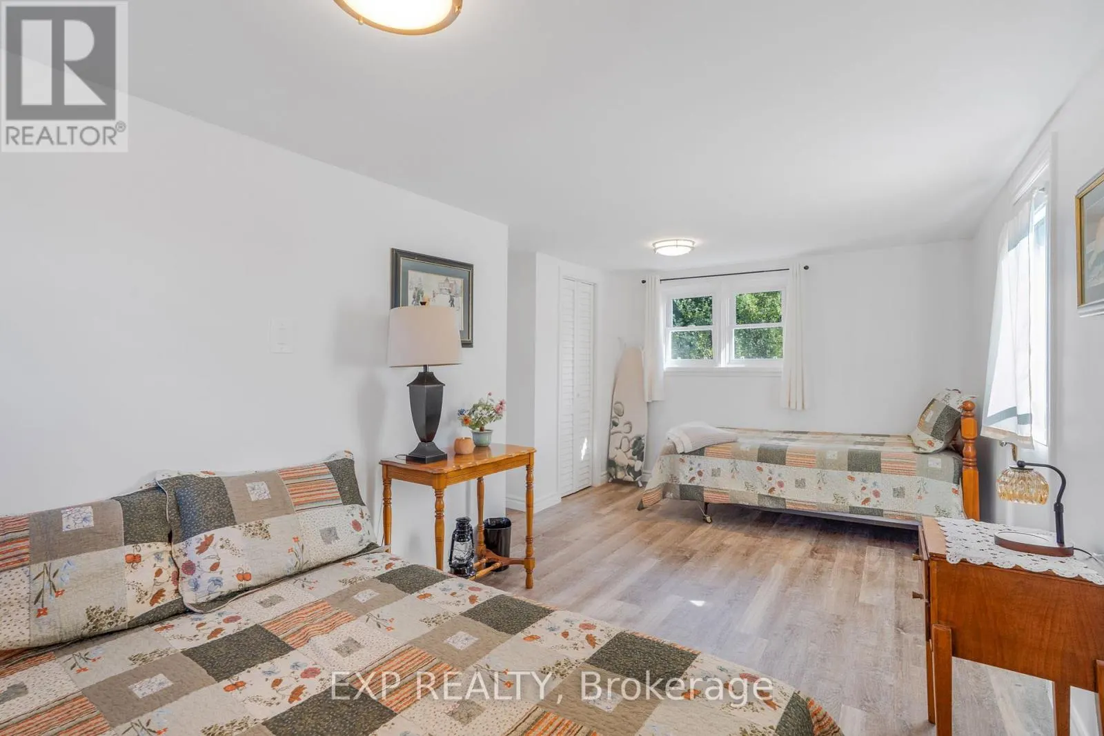 26 ALEXANDER STREET W