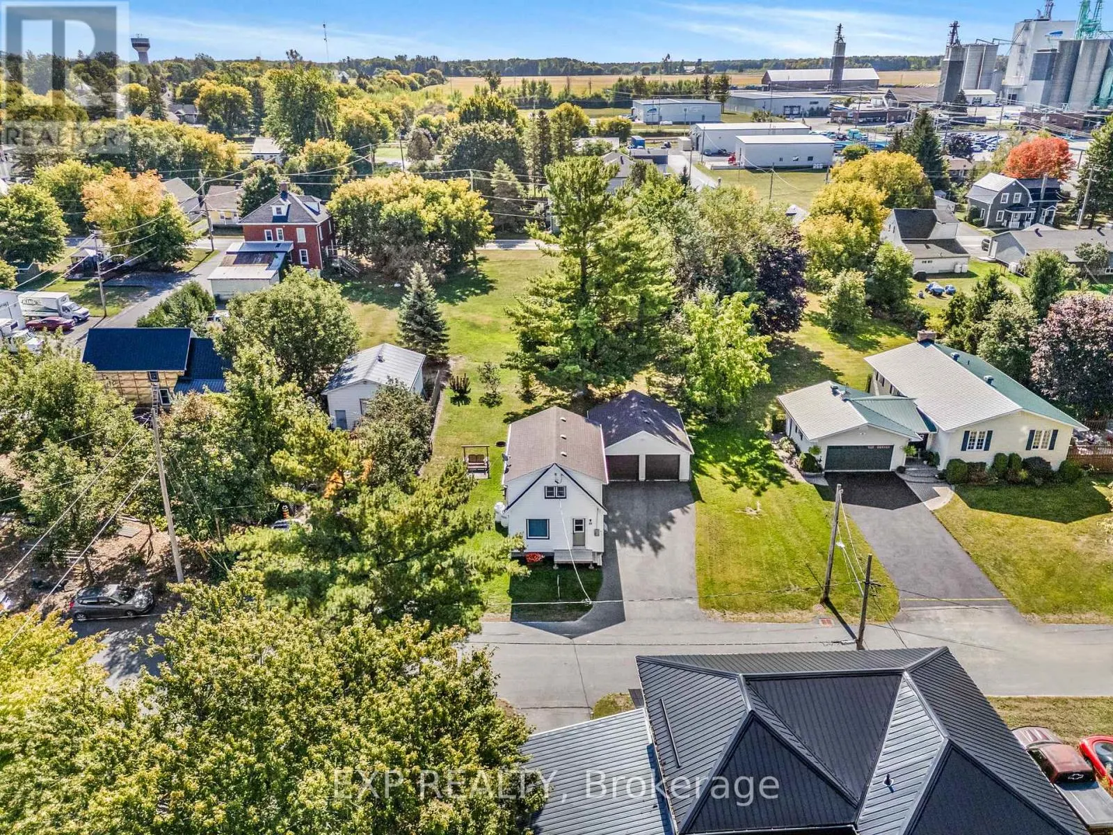26 ALEXANDER STREET W