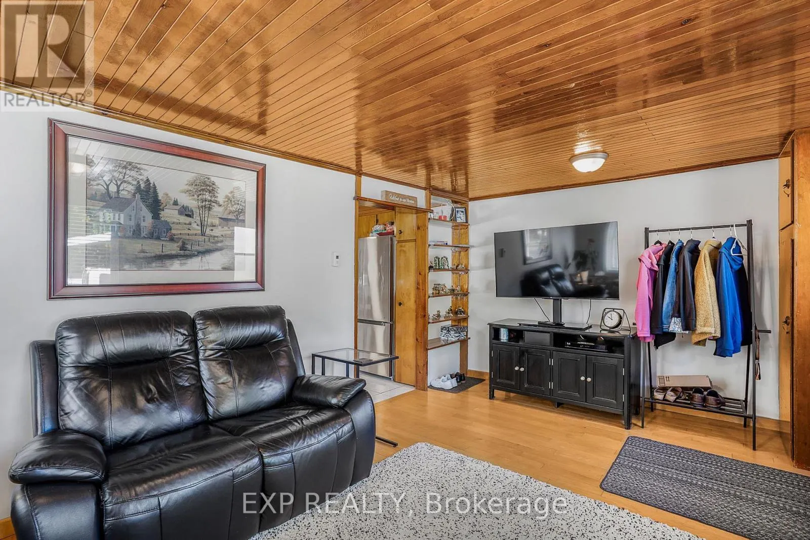 26 ALEXANDER STREET W