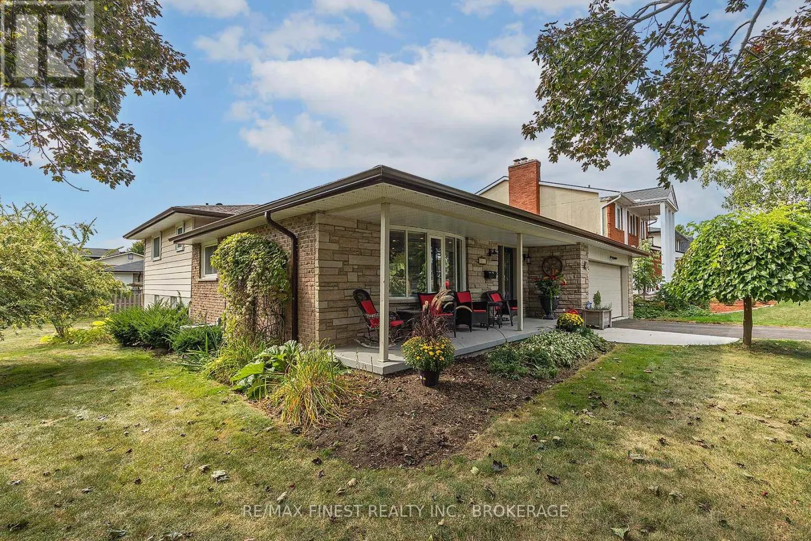 895 BRODIE AVENUE