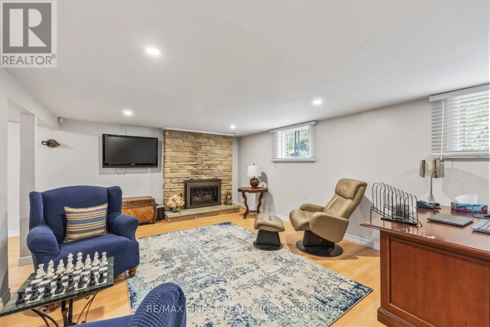 895 BRODIE AVENUE