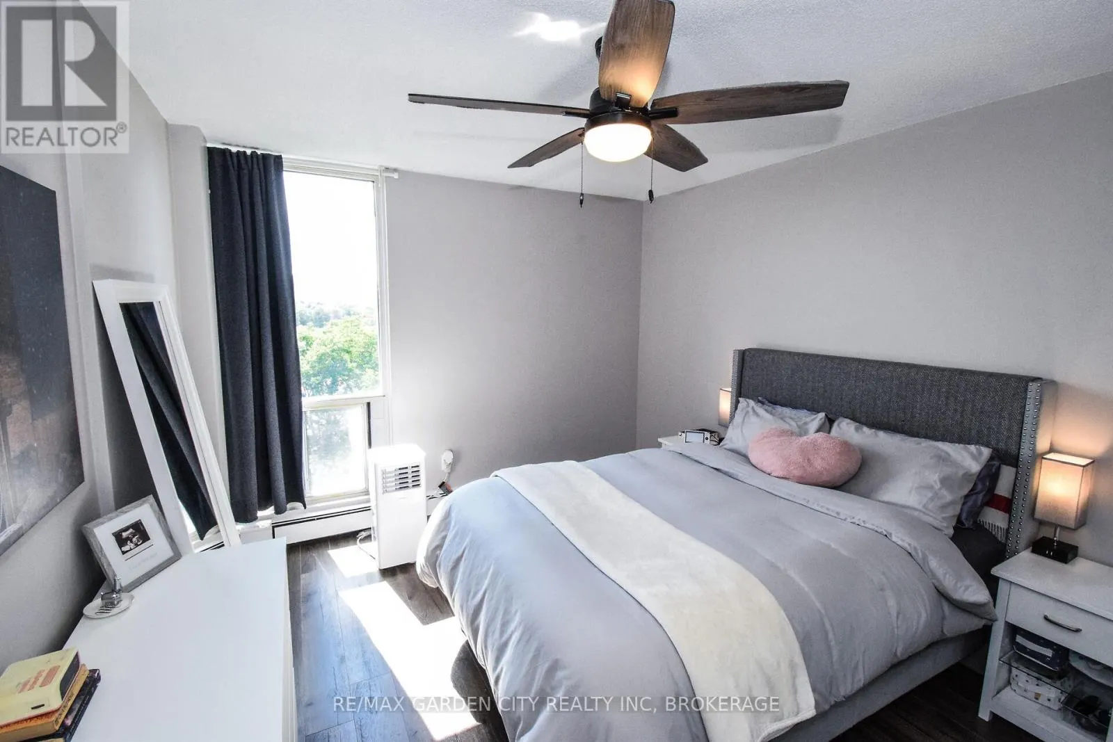 811 - 75 GLENBURN COURT, #811