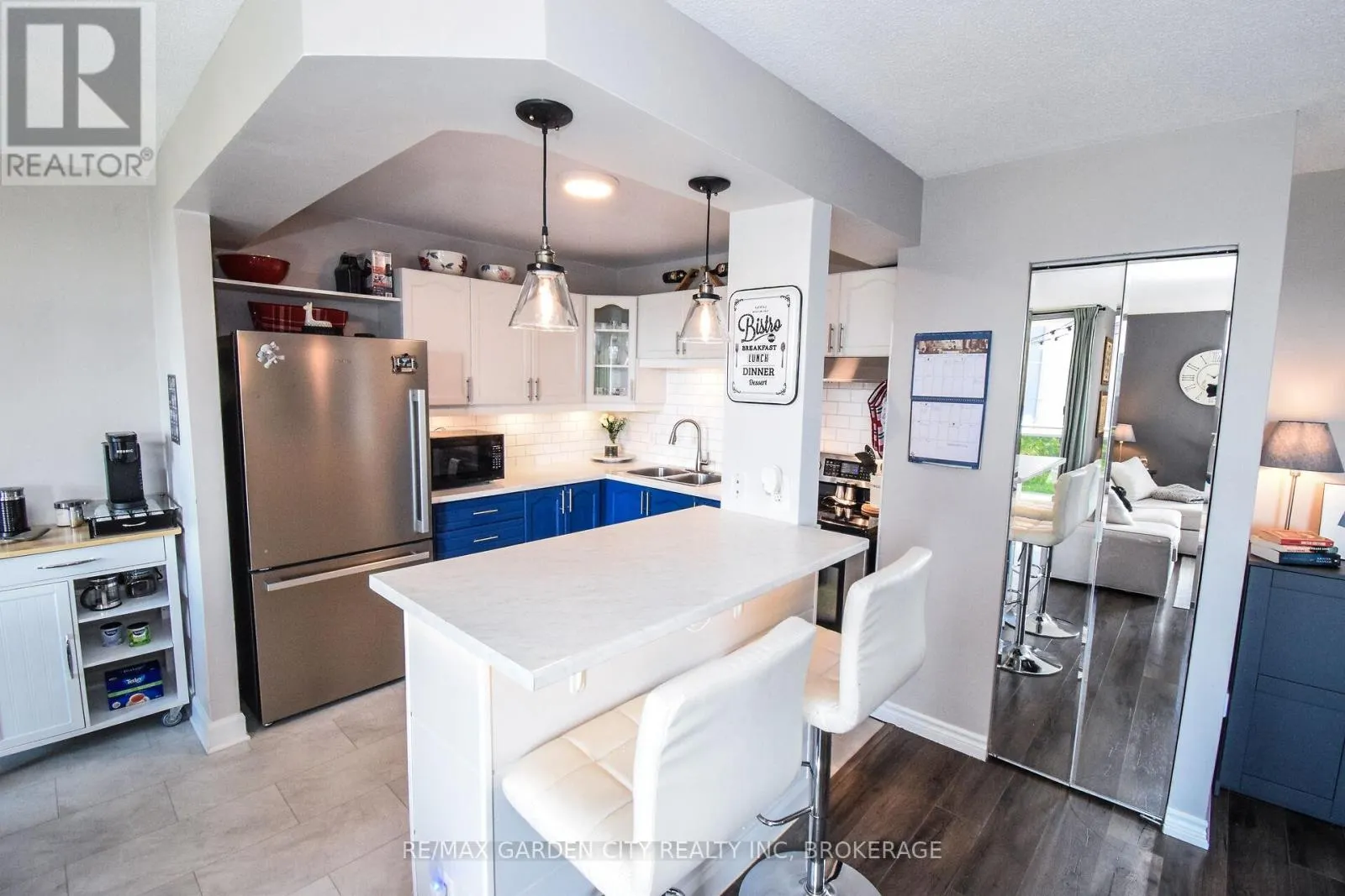 811 - 75 GLENBURN COURT, #811