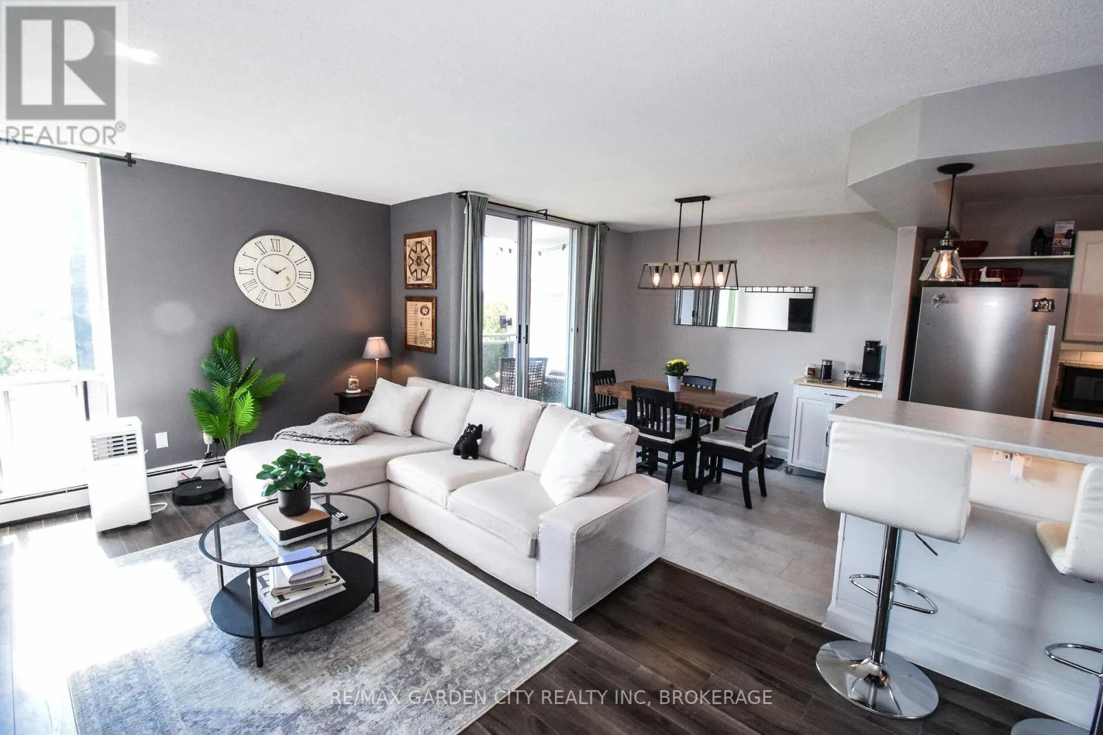 811 - 75 GLENBURN COURT, #811