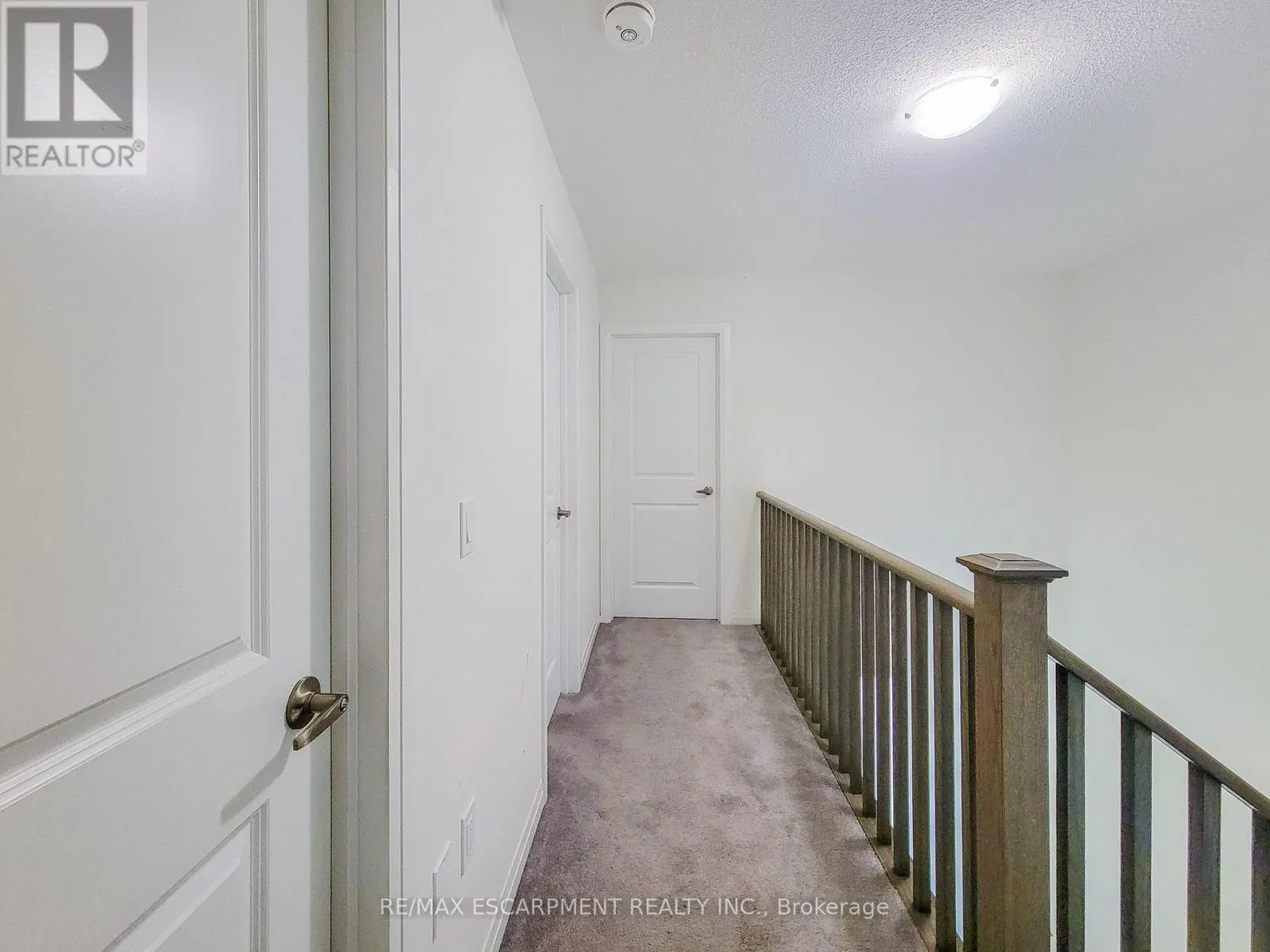 4 - 10 FREEDOM CRESCENT