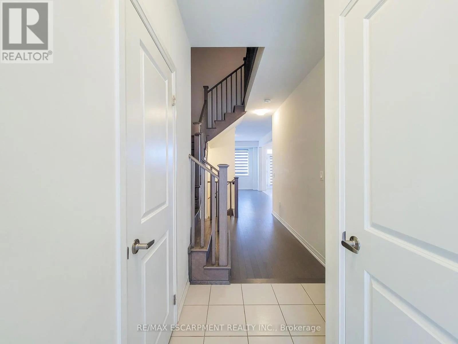 4 - 10 FREEDOM CRESCENT