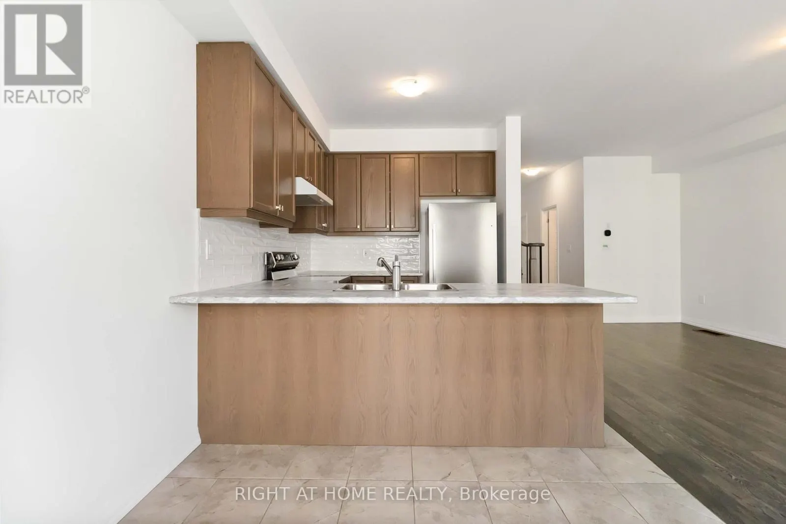 122 GRANVILLE CRESCENT
