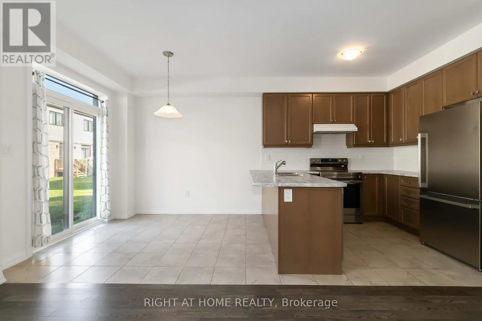 122 GRANVILLE CRESCENT