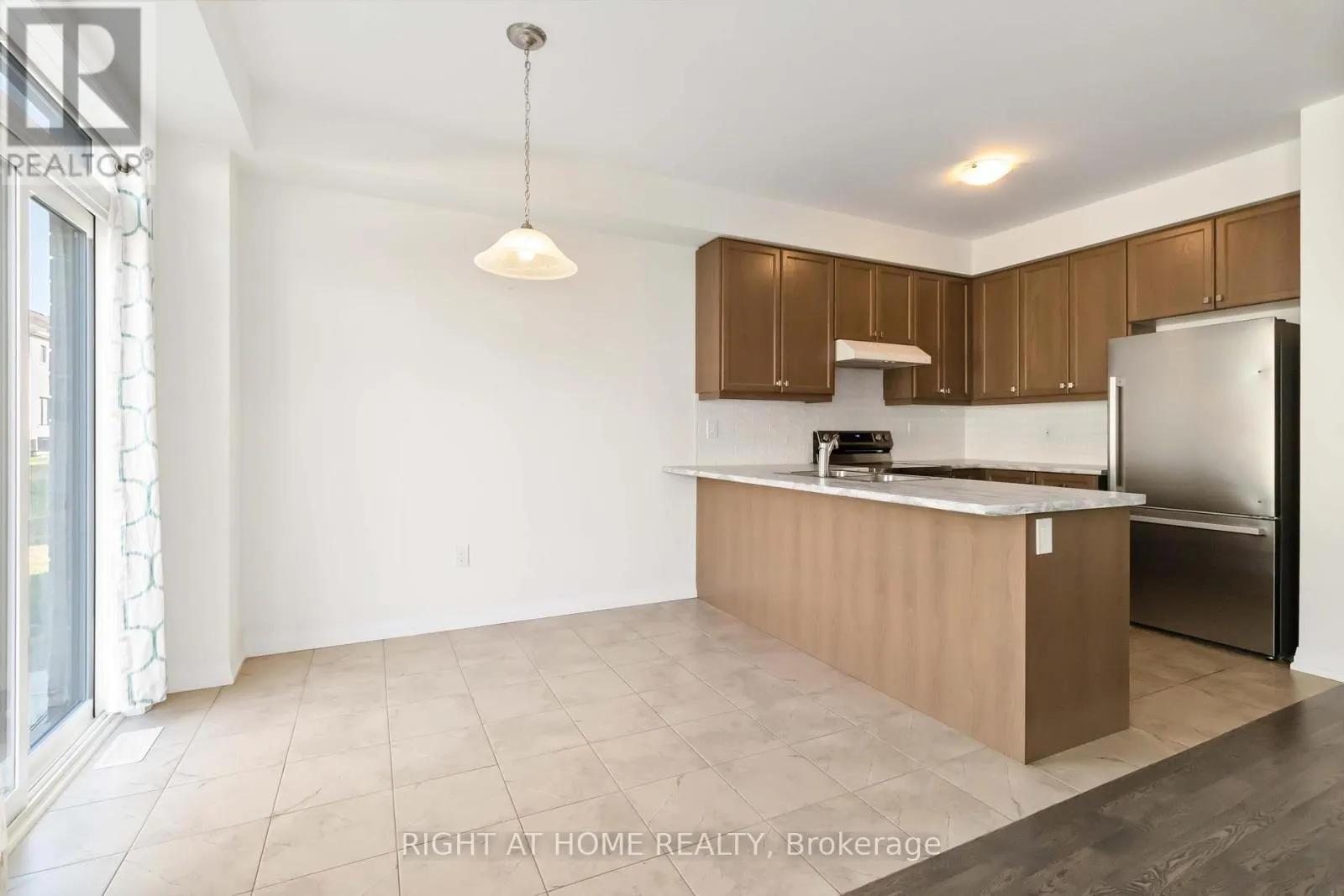 122 GRANVILLE CRESCENT