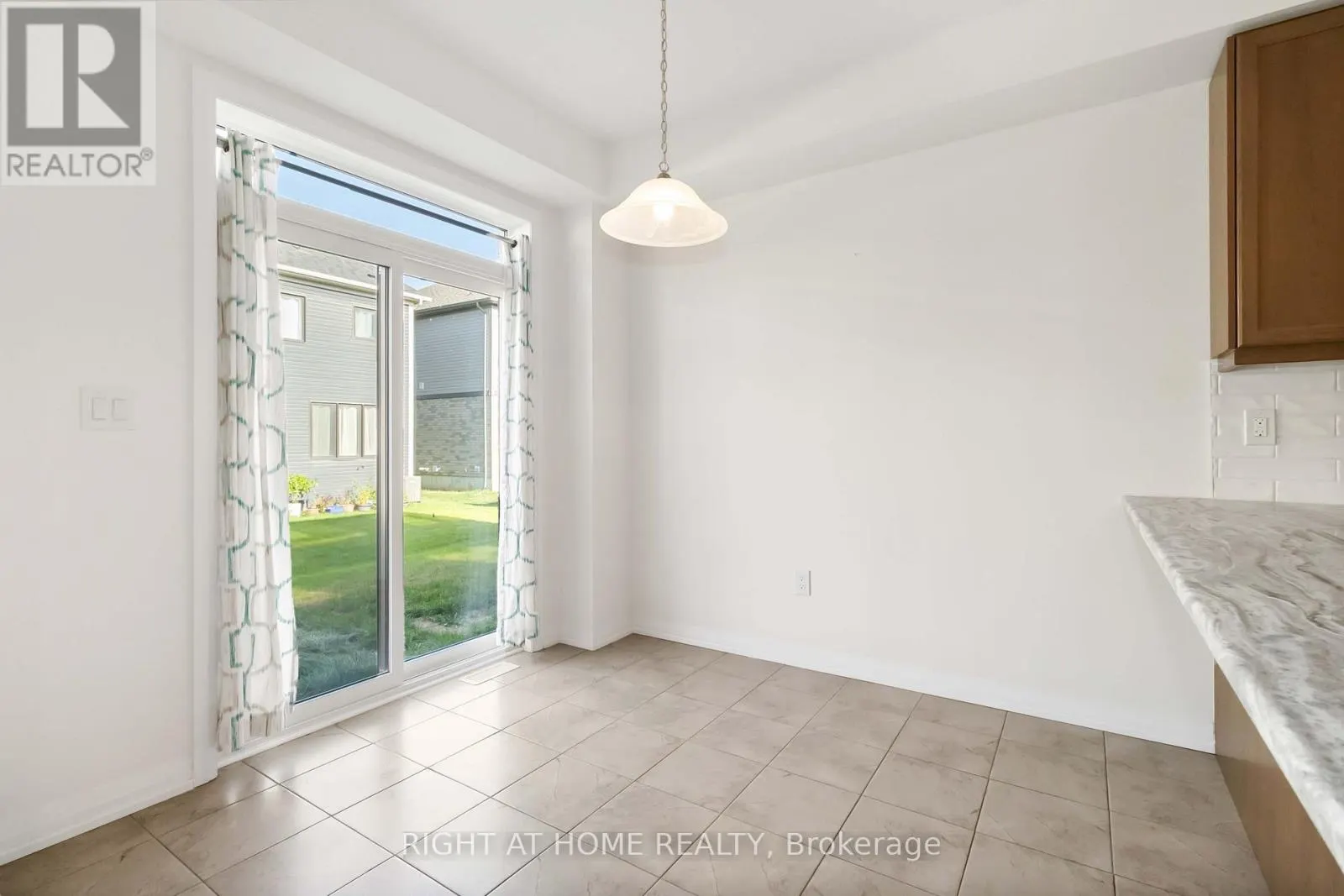 122 GRANVILLE CRESCENT
