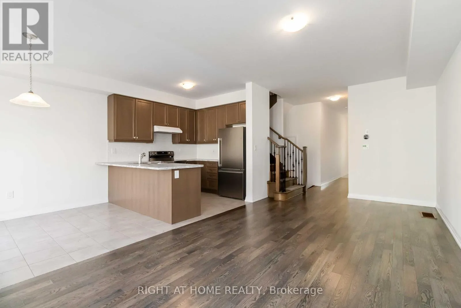 122 GRANVILLE CRESCENT