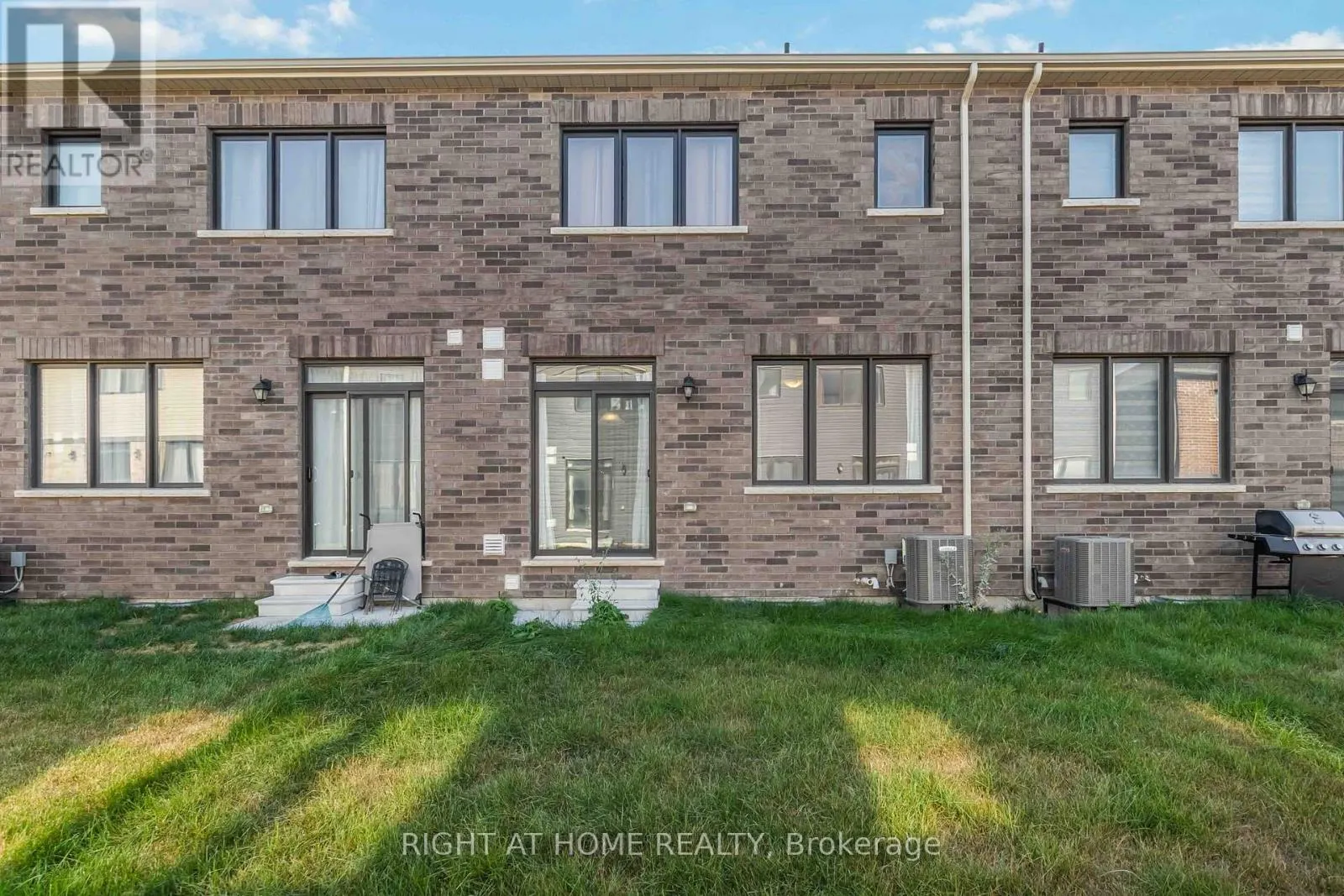 122 GRANVILLE CRESCENT