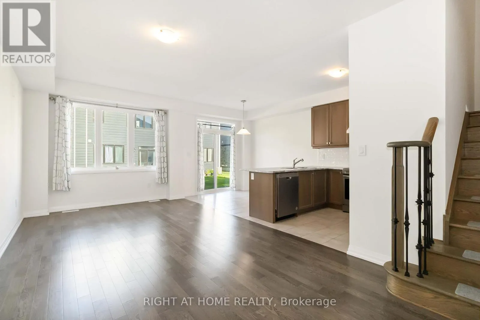 122 GRANVILLE CRESCENT