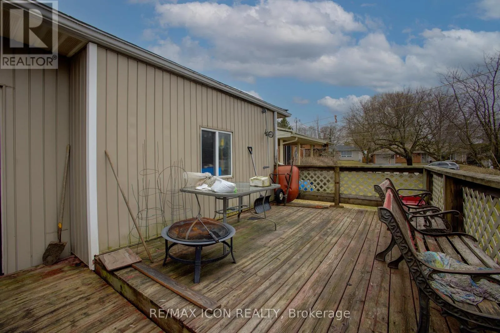 102 BYELAND DRIVE