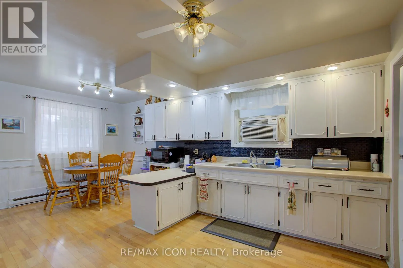 102 BYELAND DRIVE