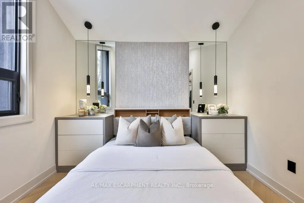 55 WEST 22ND STREET