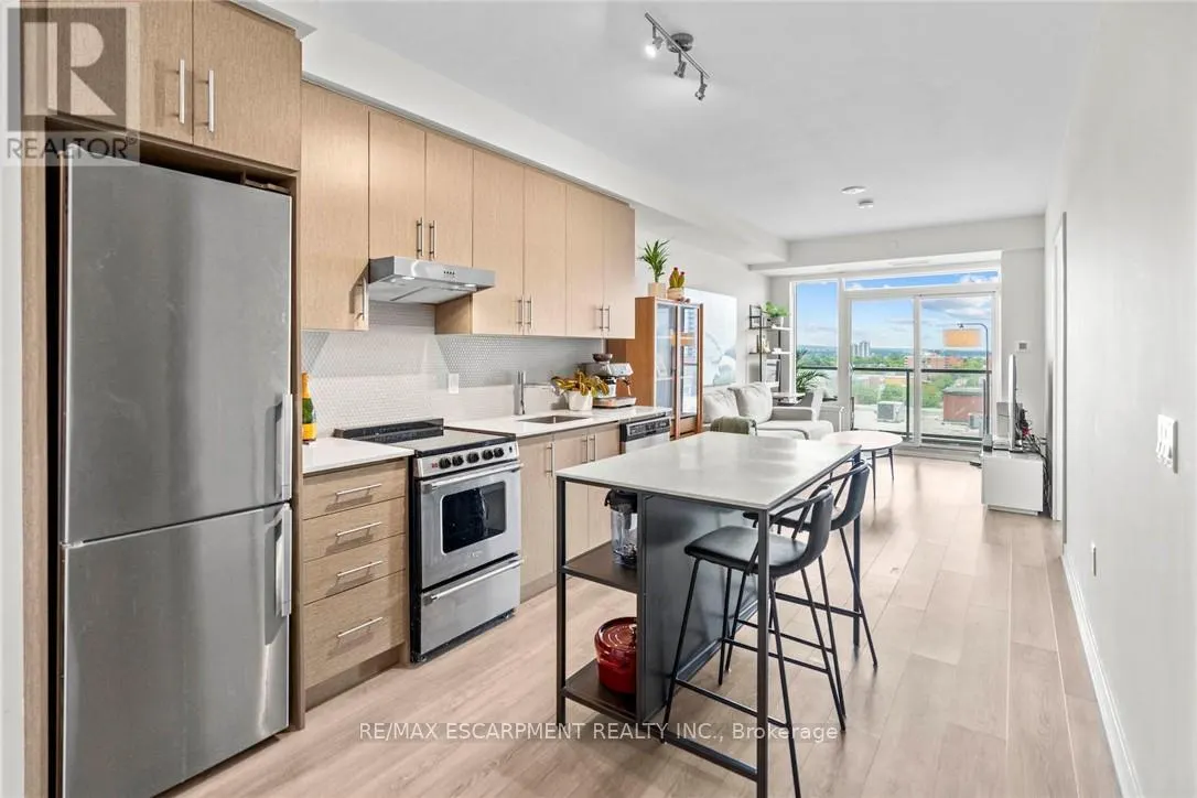 818 - 212 KING WILLIAM STREET
