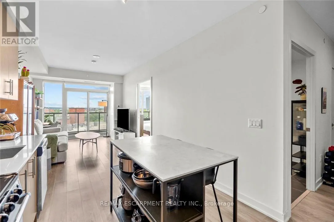 818 - 212 KING WILLIAM STREET