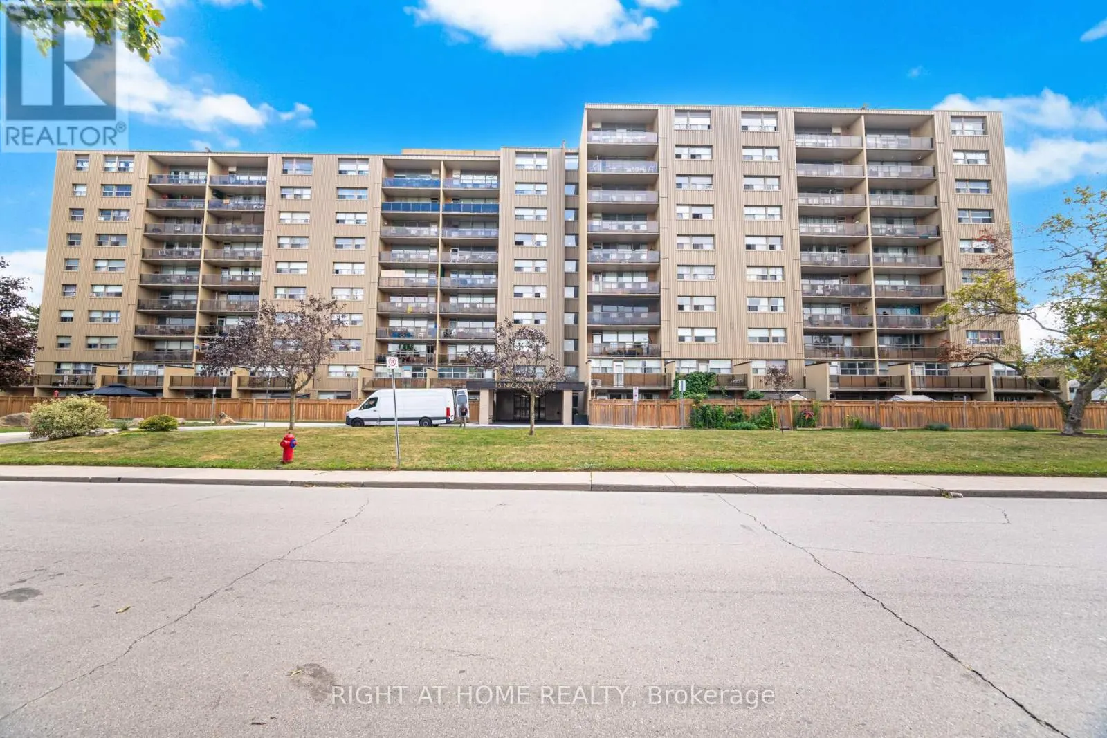 605 - 15 NICKLAUS DRIVE