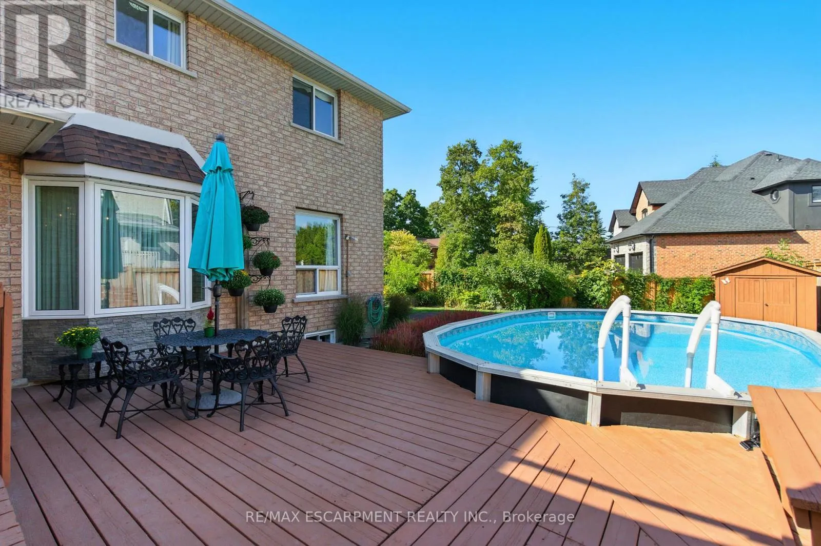 10 SHADOWDALE DRIVE