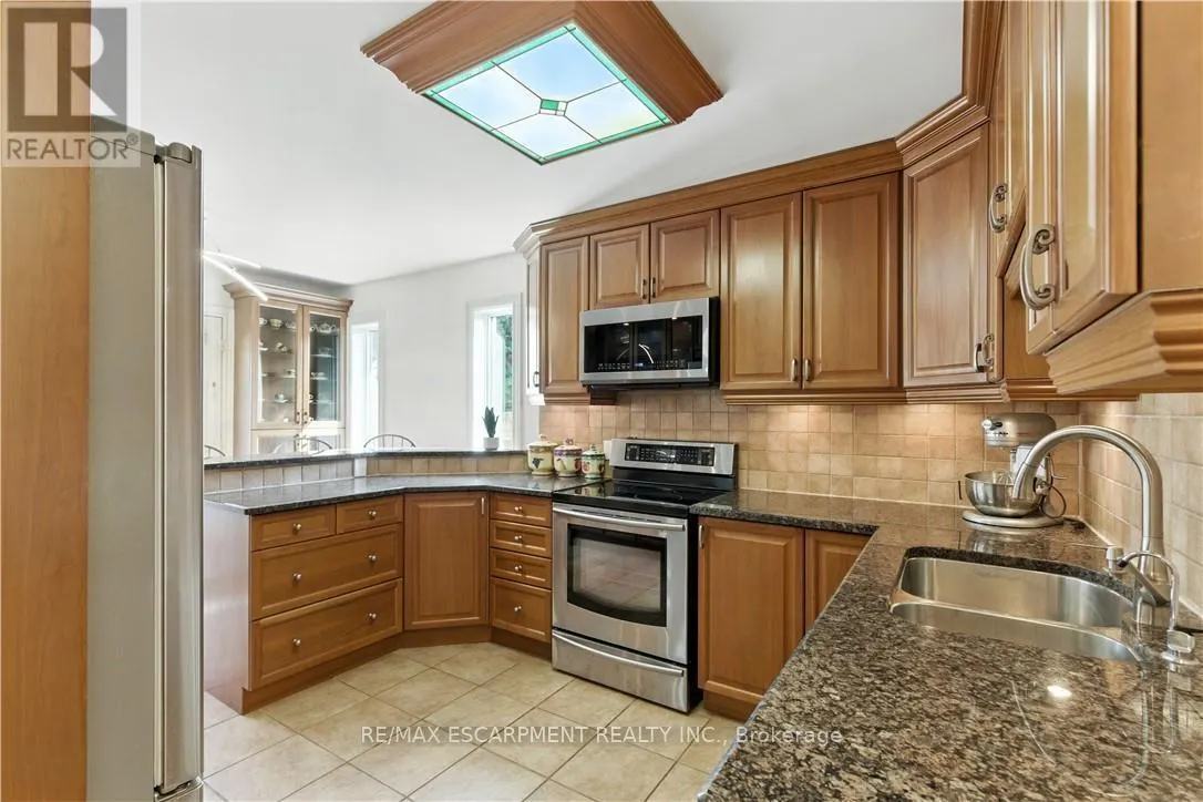 10 SHADOWDALE DRIVE