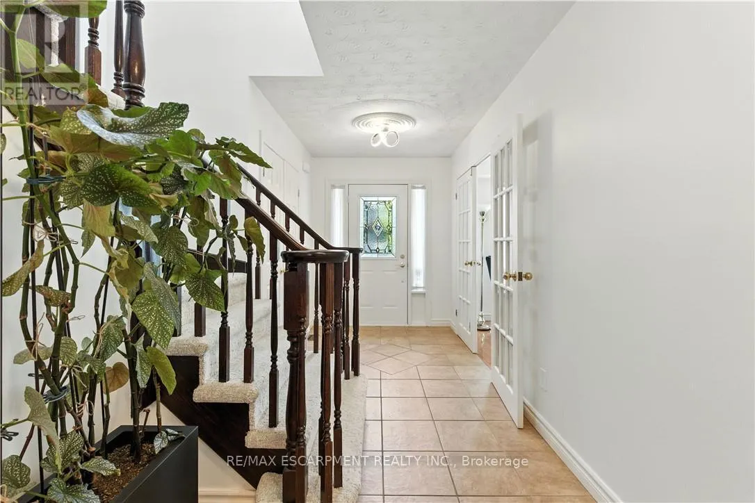 10 SHADOWDALE DRIVE