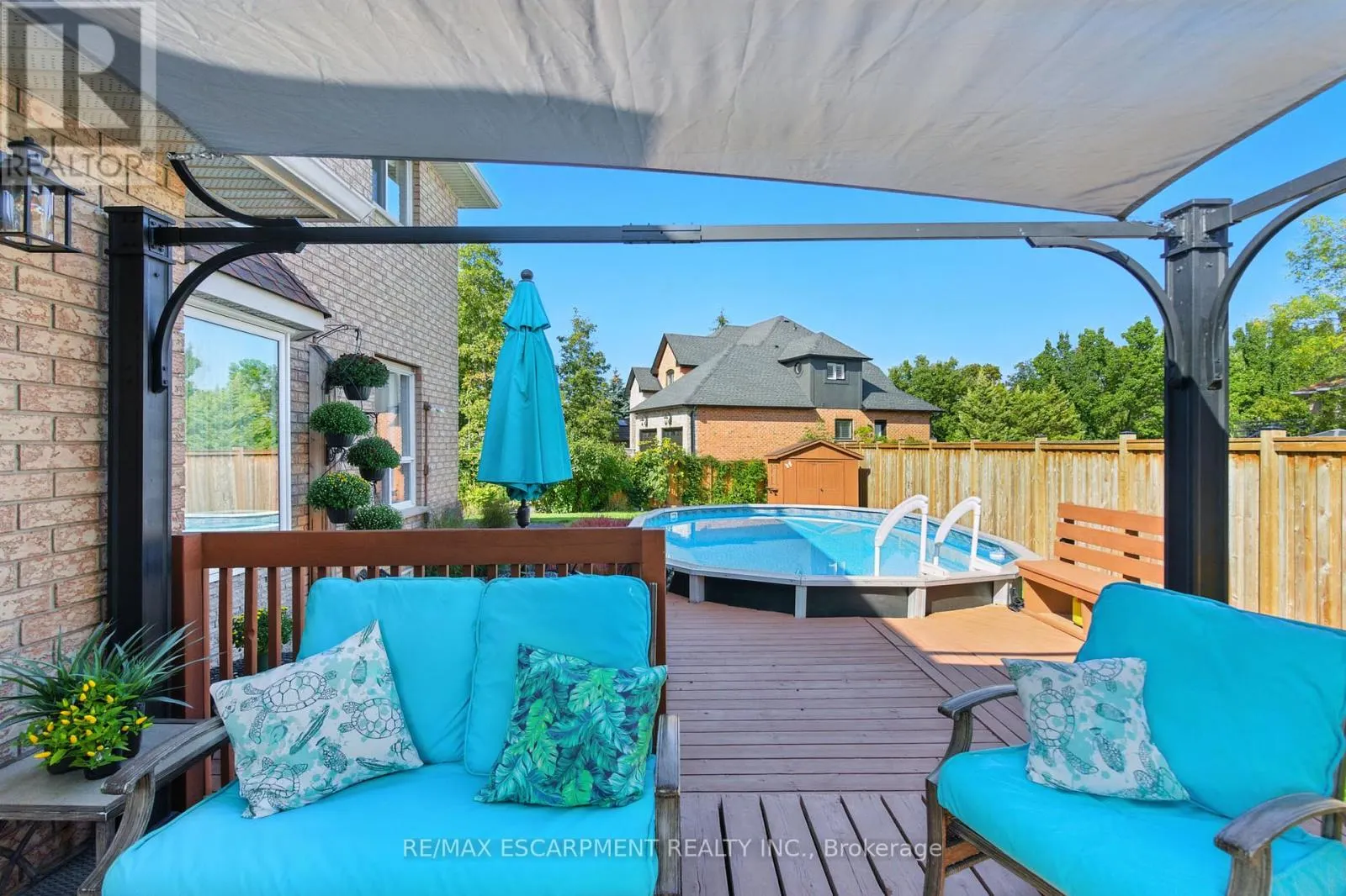 10 SHADOWDALE DRIVE