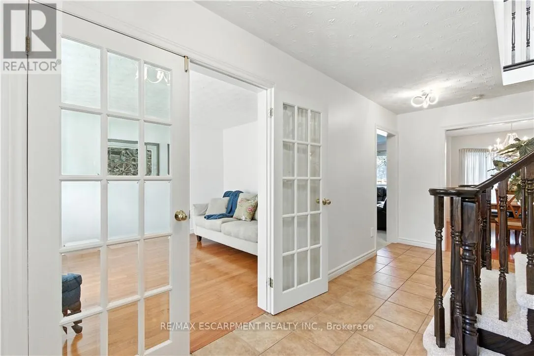 10 SHADOWDALE DRIVE