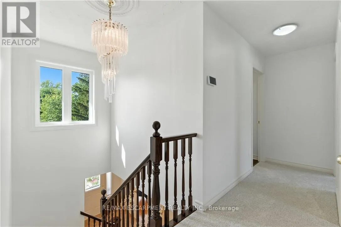 10 SHADOWDALE DRIVE